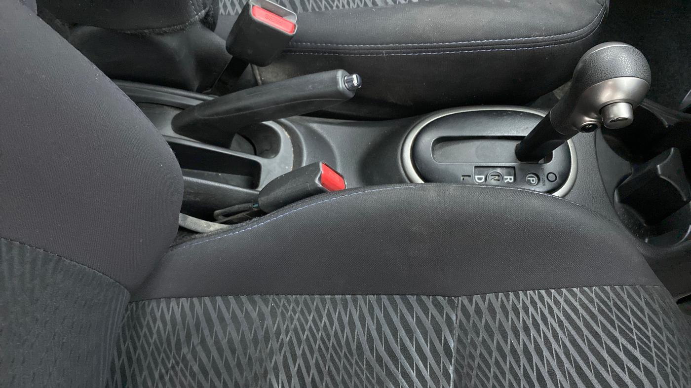 2017 Nissan Micra XV CVT, Petrol, Automatic, 64,435 km, Gear Lever
