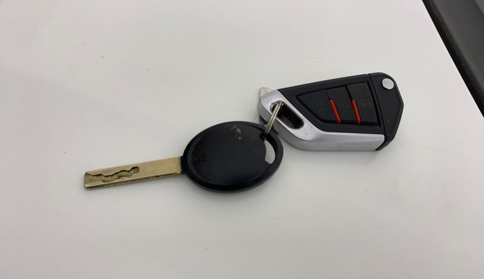 2022 Tata TIGOR XM CNG, CNG, Manual, 46,973 km, Key Close Up