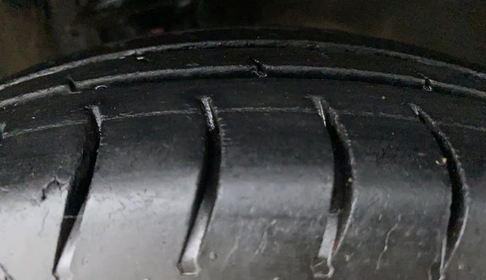 2013 Maruti Alto 800 LXI CNG, CNG, Manual, 89,683 km, Right Front Tyre Tread
