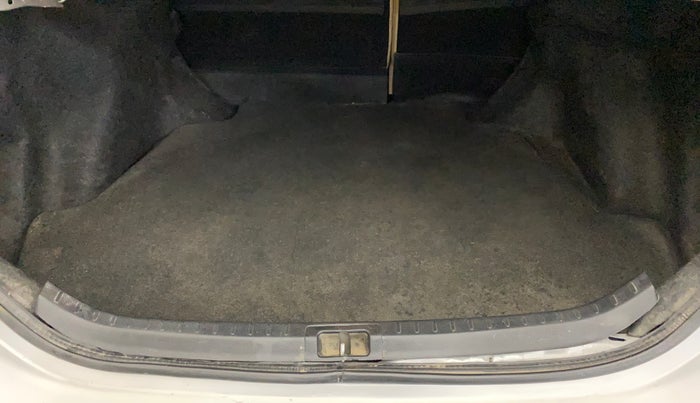 2015 Toyota Corolla Altis VL CVT PETROL, Petrol, Automatic, 81,290 km, Boot Inside