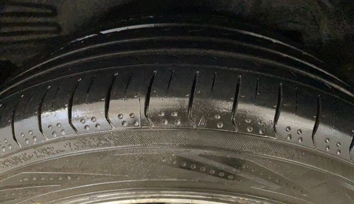 2015 Toyota Corolla Altis VL CVT PETROL, Petrol, Automatic, 81,290 km, Right Rear Tyre Tread