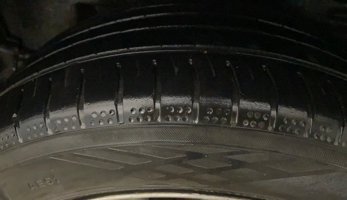 2015 Toyota Corolla Altis VL CVT PETROL, Petrol, Automatic, 81,290 km, Left Rear Tyre Tread