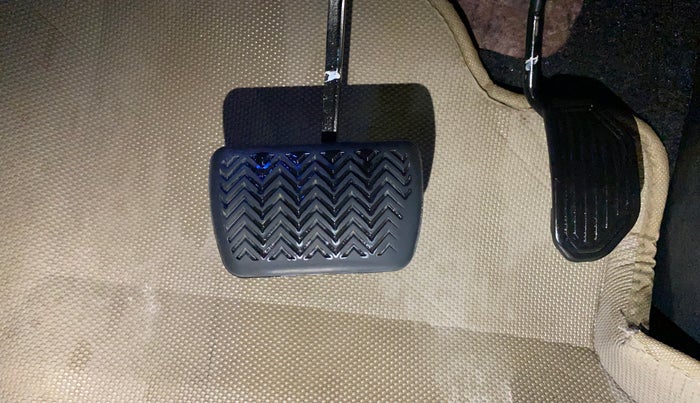 2015 Toyota Corolla Altis VL CVT PETROL, Petrol, Automatic, 81,290 km, Pedals