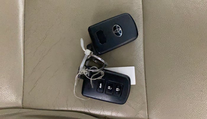 2015 Toyota Corolla Altis VL CVT PETROL, Petrol, Automatic, 81,290 km, Key Close Up