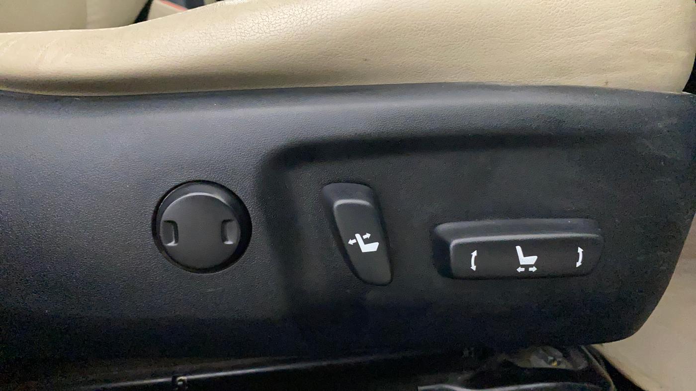 2015 Toyota Corolla Altis VL CVT PETROL, Petrol, Automatic, 81,313 km, Driver Side Adjustment Panel