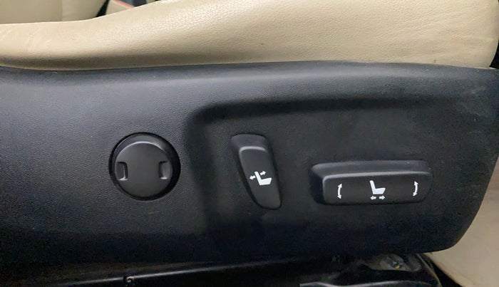 2015 Toyota Corolla Altis VL CVT PETROL, Petrol, Automatic, 81,290 km, Driver Side Adjustment Panel