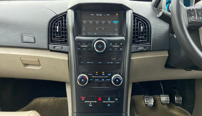2017 Mahindra XUV500 W10 1.99, Diesel, Manual, 71,597 km, Air Conditioner