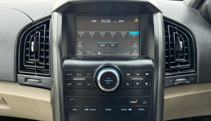 2017 Mahindra XUV500 W10 1.99, Diesel, Manual, 71,597 km, Infotainment System