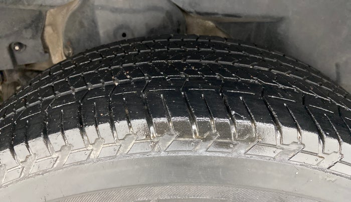 2017 Mahindra XUV500 W10 1.99, Diesel, Manual, 71,597 km, Right Rear Tyre Tread