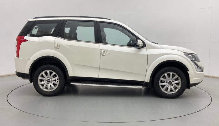 2017 Mahindra XUV500 W10 1.99, Diesel, Manual, 71,597 km, Right Side View