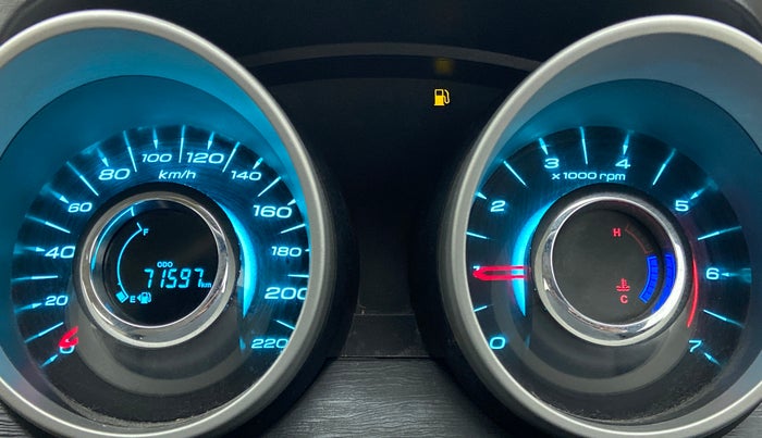2017 Mahindra XUV500 W10 1.99, Diesel, Manual, 71,597 km, Odometer Image