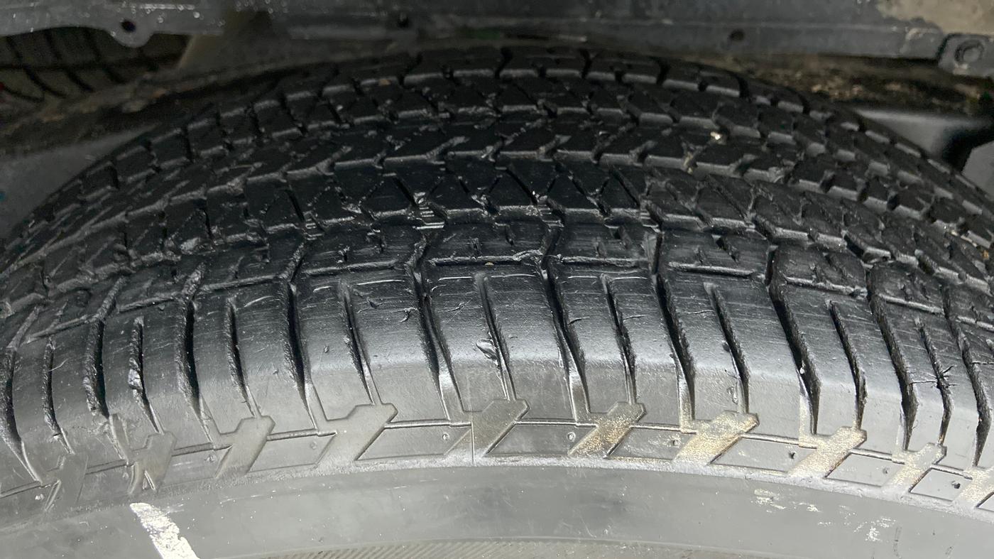 2014 Mahindra Scorpio S4, Diesel, Manual, 65,048 km, Right Rear Tyre Tread