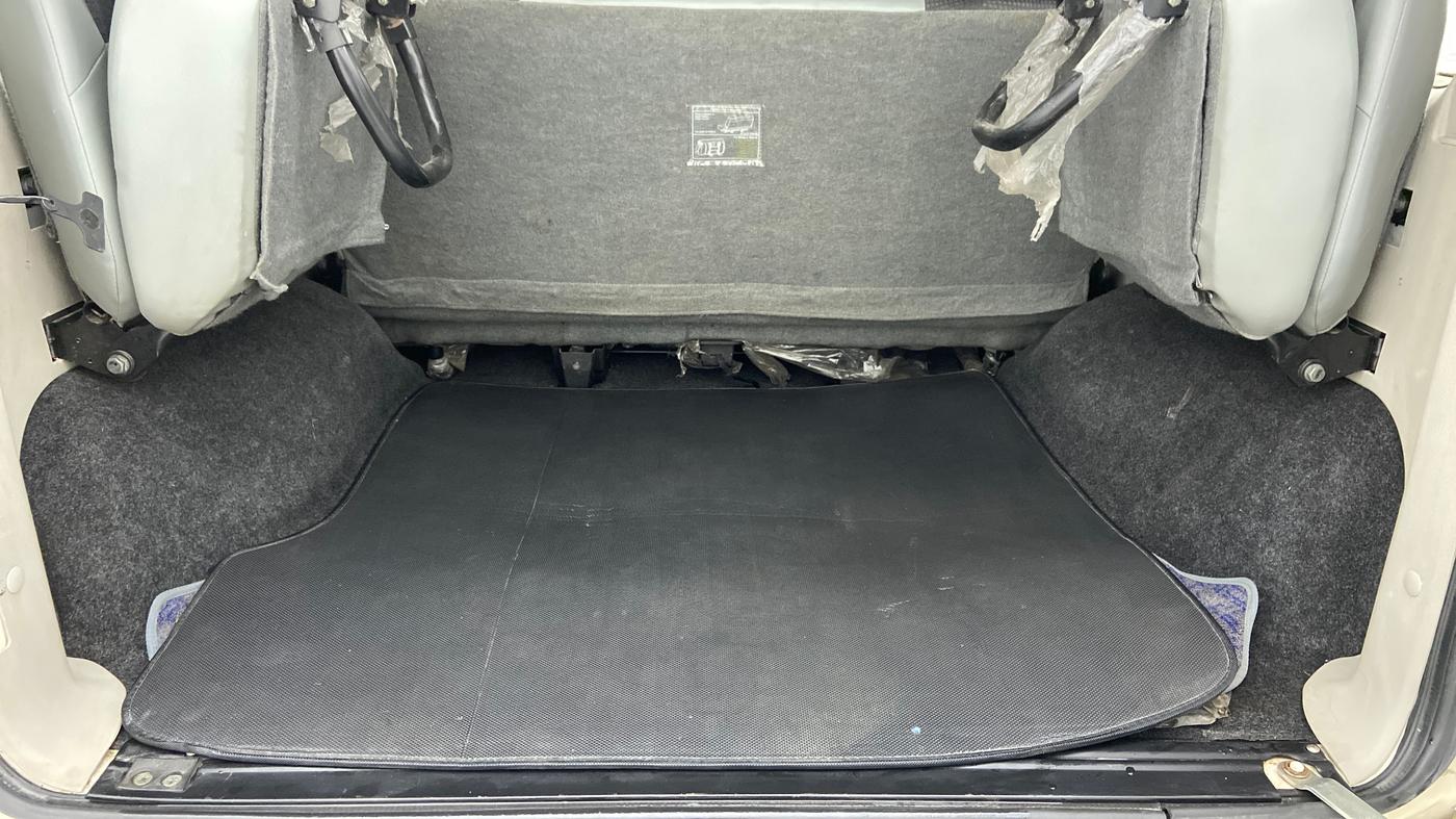 2014 Mahindra Scorpio S4, Diesel, Manual, 65,048 km, Boot Inside