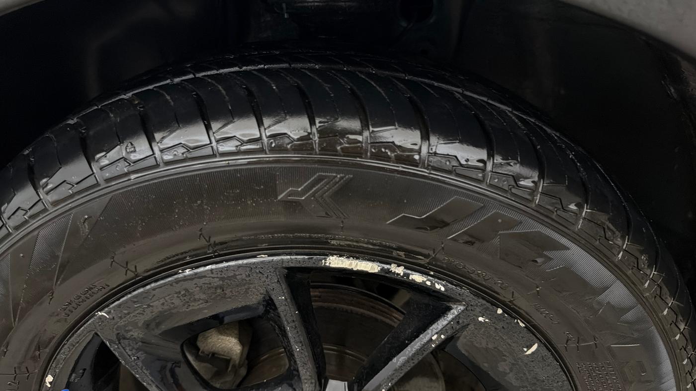 2018 Maruti IGNIS ALPHA 1.2 AMT, Petrol, Automatic, 26,865 km, Left Front Tyre Tread