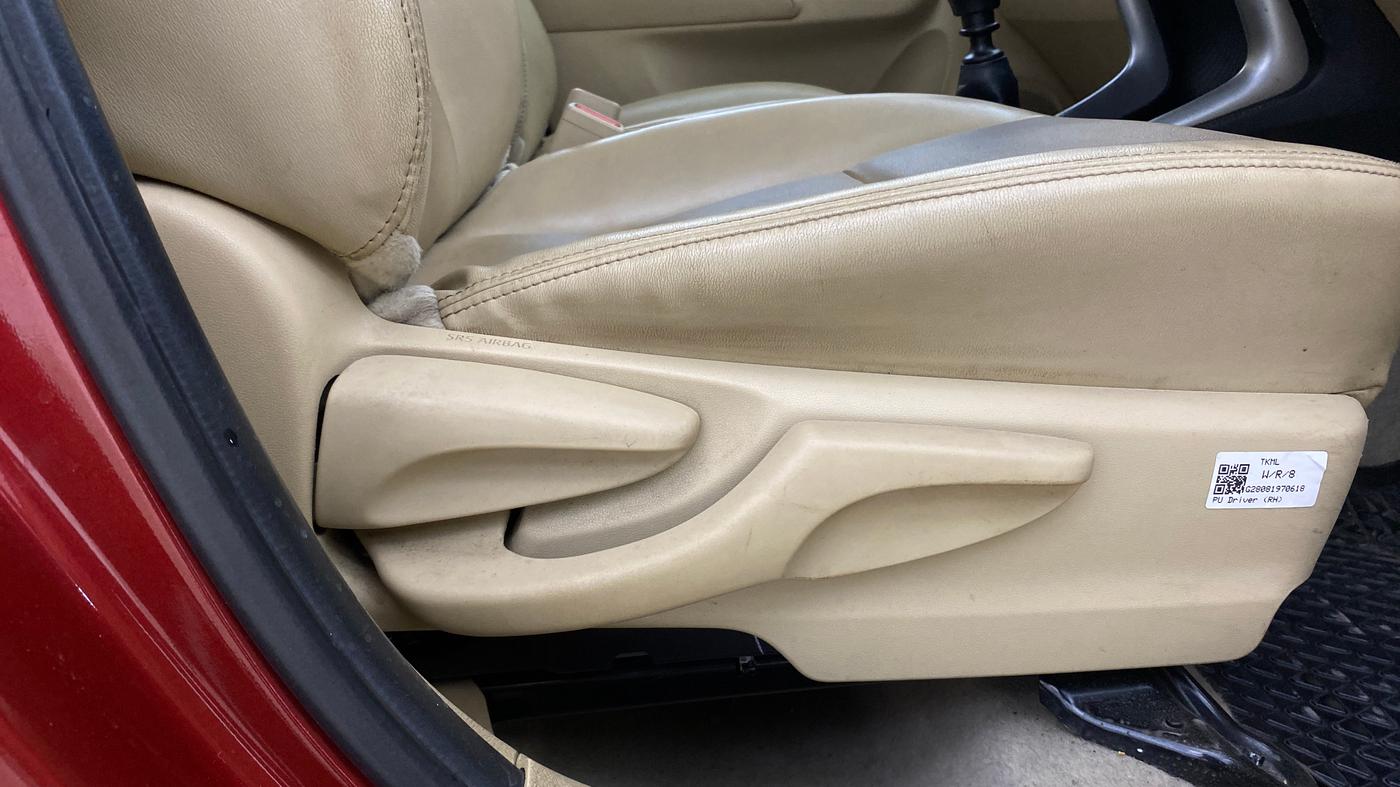 2019 Toyota YARIS V MT, Petrol, Manual, 30,226 km, Driver Side Adjustment Panel