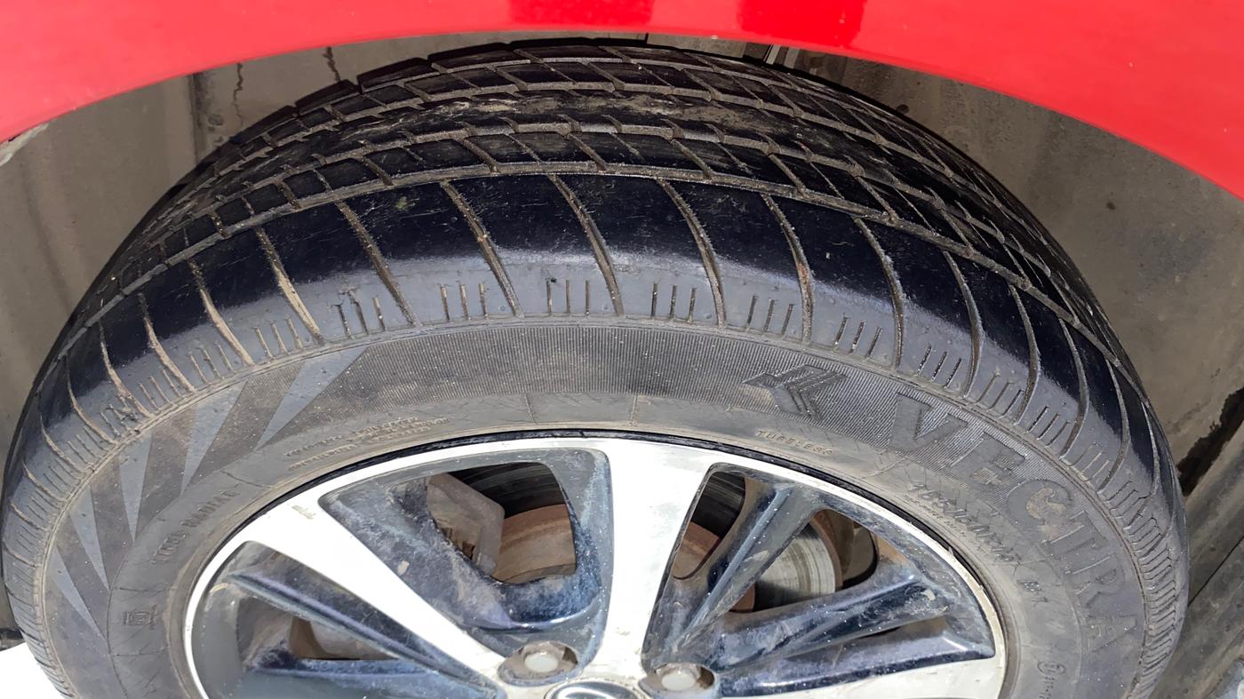 2019 Toyota YARIS V MT, Petrol, Manual, 30,226 km, Left Front Tyre Tread
