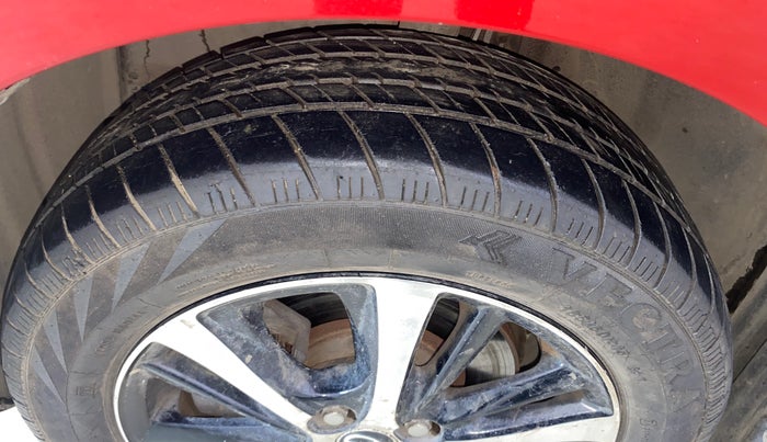 2019 Toyota YARIS V MT, Petrol, Manual, 30,300 km, Left Front Tyre Tread