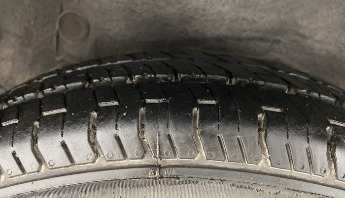 2010 Hyundai i10 MAGNA 1.2, Petrol, Manual, 50,014 km, Right Rear Tyre Tread