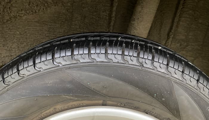 2017 Renault Kwid RXT 1.0 (O), Petrol, Manual, 1,28,267 km, Left Rear Tyre Tread