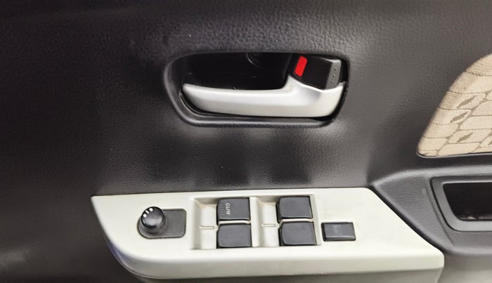 2013 Maruti Wagon R 1.0 VXI, Petrol, Manual, 50,763 km, Driver Side Door Panels Control