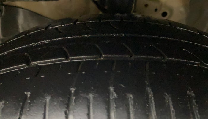 2012 Honda Brio S MT, Petrol, Manual, 66,677 km, Left Front Tyre Tread