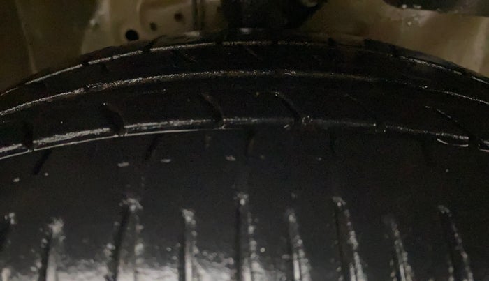2012 Honda Brio S MT, Petrol, Manual, 66,677 km, Right Front Tyre Tread