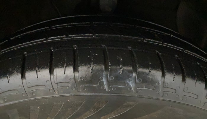 2021 Hyundai AURA S 1.2 CNG, CNG, Manual, 39,027 km, Right Front Tyre Tread