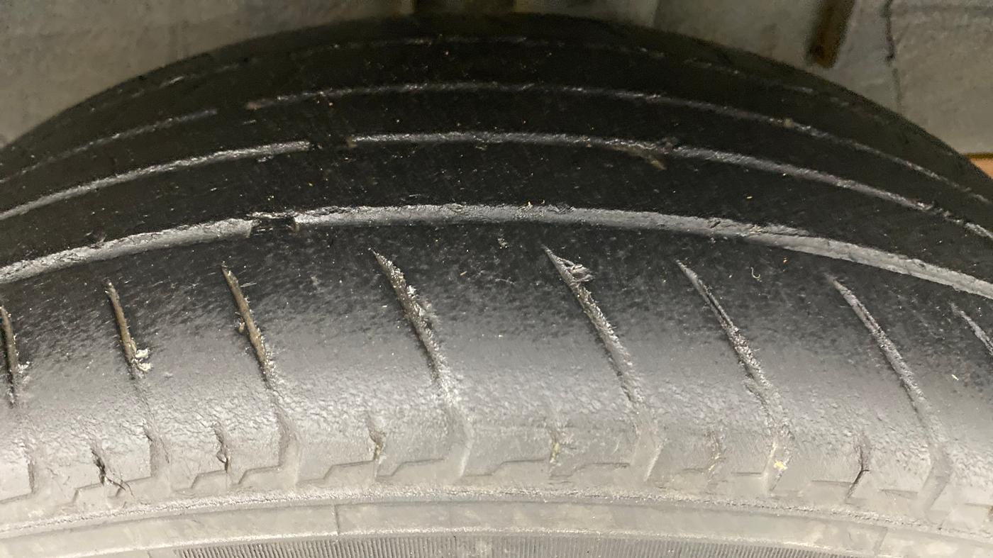 2021 Renault Kiger RXZ TURBO MT, Petrol, Manual, 28,092 km, Left Rear Tyre Tread