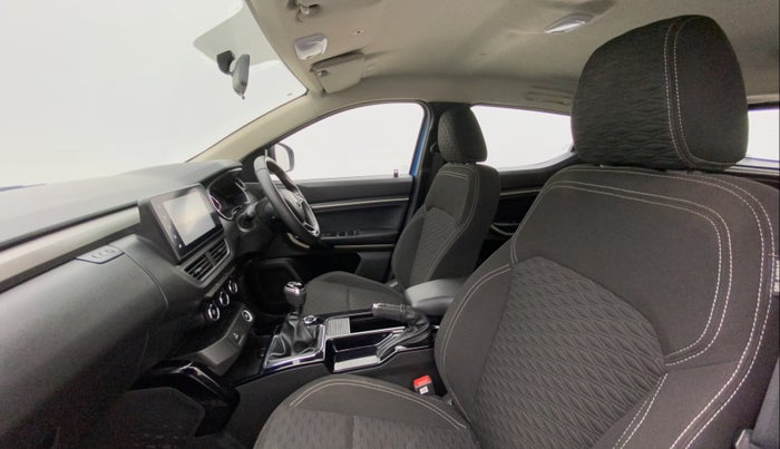 2021 Renault Kiger RXZ TURBO MT, Petrol, Manual, 28,092 km, Right Side Front Door Cabin