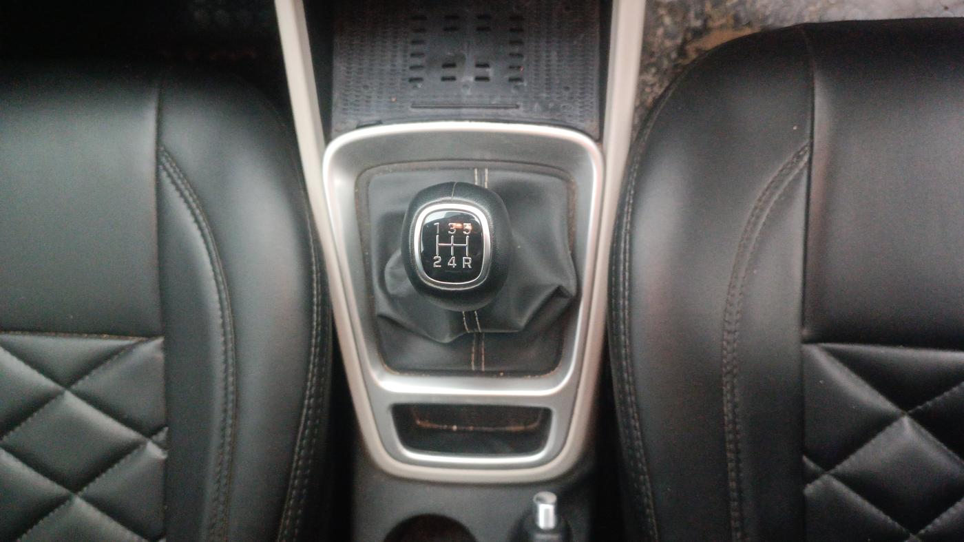 2024 Hyundai VENUE SX 1.2 PETROL, Petrol, Manual, 20,652 km, Gear Lever