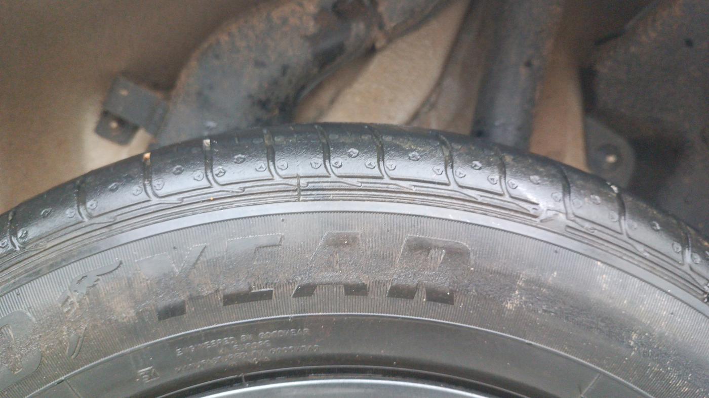 2024 Hyundai VENUE SX 1.2 PETROL, Petrol, Manual, 20,652 km, Left Rear Tyre Tread