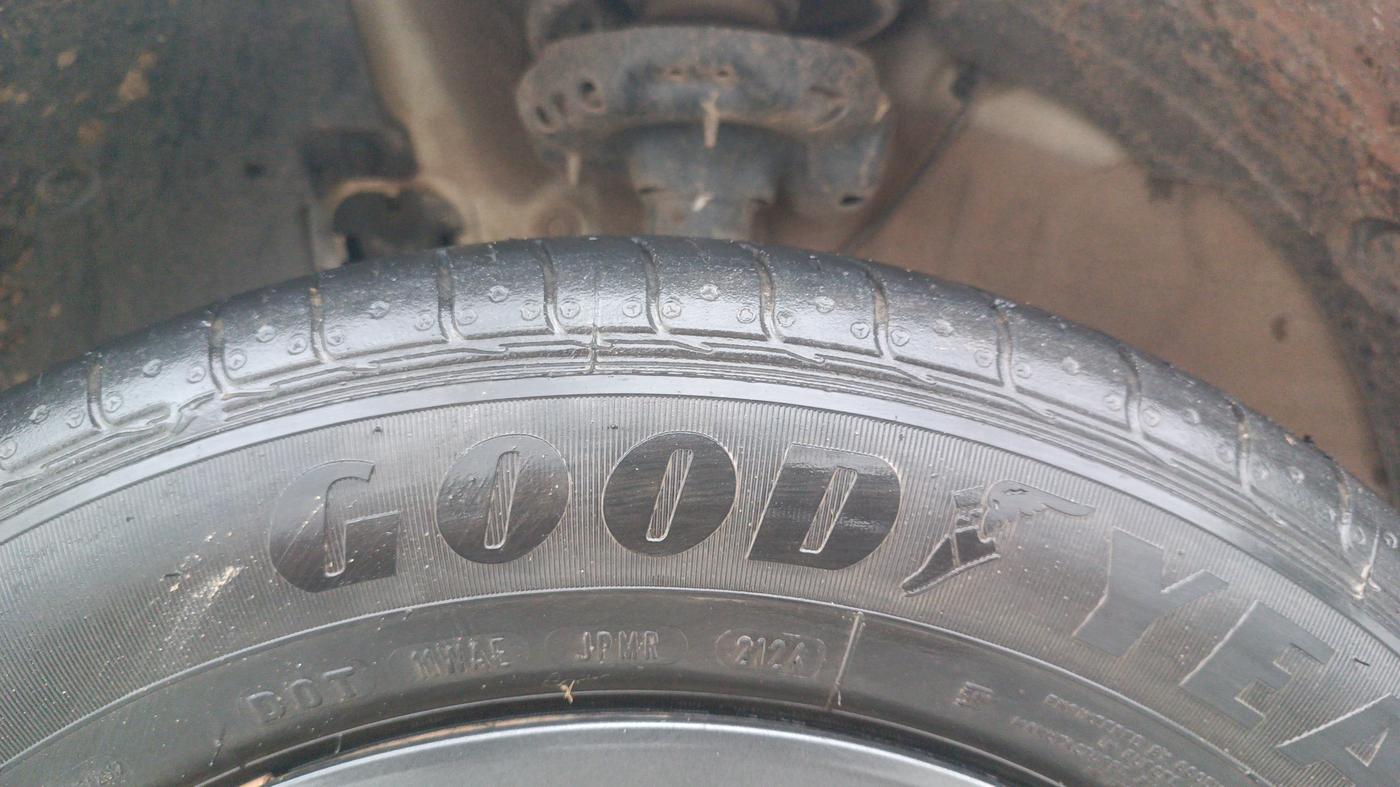 2024 Hyundai VENUE SX 1.2 PETROL, Petrol, Manual, 20,652 km, Left Front Tyre Tread