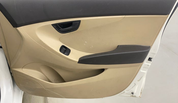 2016 Hyundai Eon ERA +, Petrol, Manual, 32,471 km, Driver Side Door Panels Control