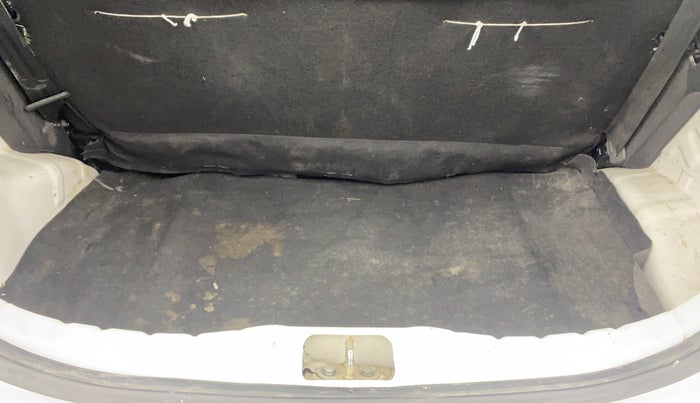 2016 Hyundai Eon ERA +, Petrol, Manual, 32,471 km, Boot Inside