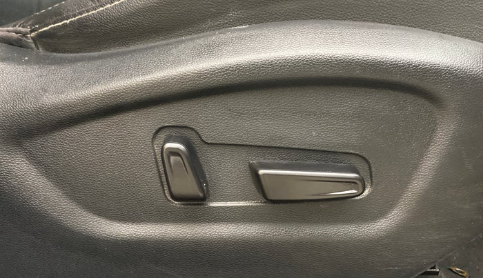 2018 Hyundai Creta SX (O) 1.6 PETROL, Petrol, Manual, 61,741 km, Driver Side Adjustment Panel