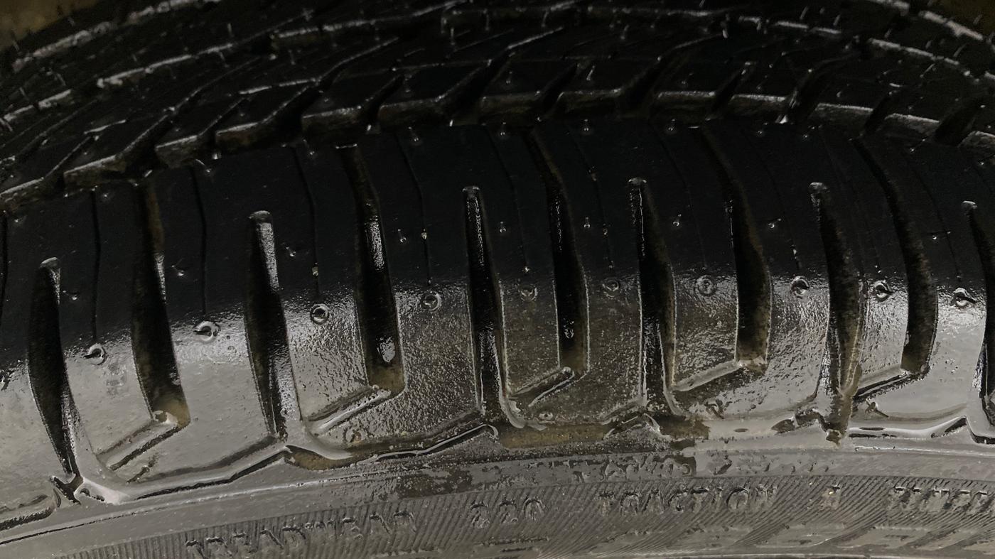 2014 Maruti Wagon R 1.0 VXI, Petrol, Manual, 42,704 km, Left Front Tyre Tread