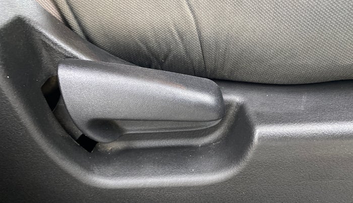 2014 Maruti Wagon R 1.0 VXI, Petrol, Manual, 42,704 km, Driver Side Adjustment Panel