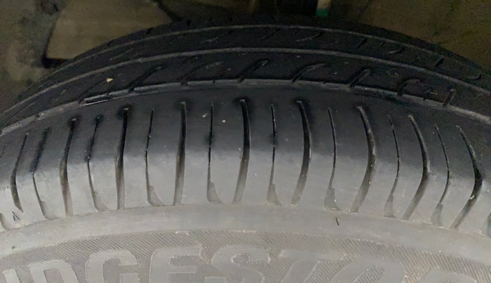 2018 Maruti Swift VXI, Petrol, Manual, 76,848 km, Left Front Tyre Tread