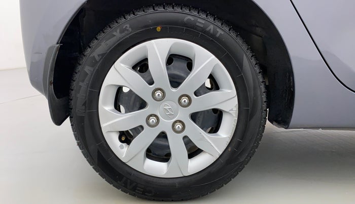2017 Hyundai Eon MAGNA PLUS, Petrol, Manual, 30,511 km, Right Rear Wheel