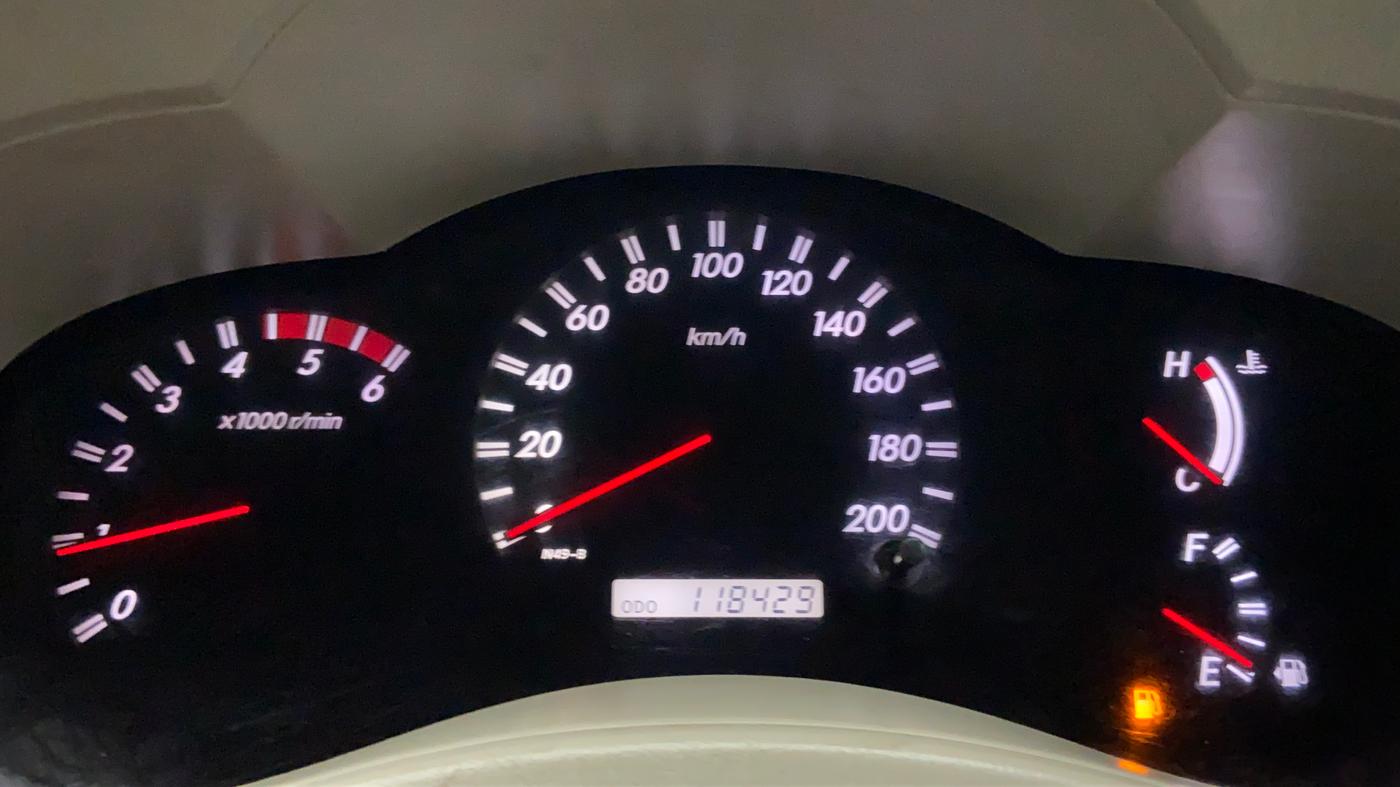 2010 Toyota Innova 2.5 V 8 STR, Diesel, Manual, 1,18,656 km, Odometer Image