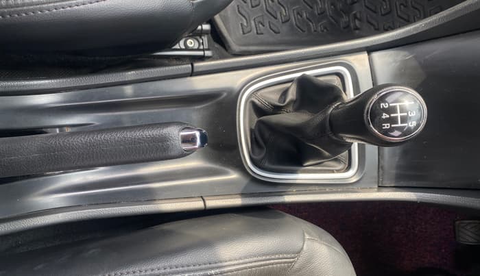 2022 Maruti Ciaz S 1.5 MT PETROL, Petrol, Manual, 46,763 km, Gear Lever