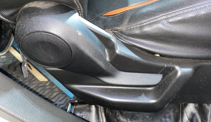 2019 Maruti New Wagon-R VXI 1.0, Petrol, Manual, 11,095 km, Driver Side Adjustment Panel