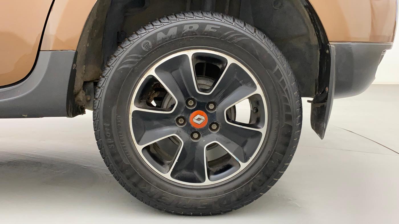 2017 Renault Duster RXL PETROL, Petrol, Manual, 31,958 km, Left Rear Wheel