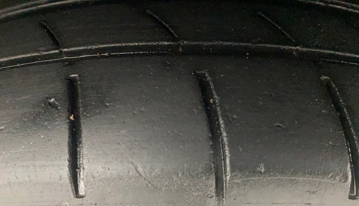 2016 Hyundai Verna 1.6 VTVT S, Petrol, Manual, 77,899 km, Right Front Tyre Tread