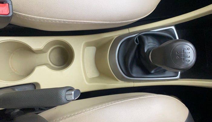 2016 Hyundai Verna 1.6 VTVT S, Petrol, Manual, 77,899 km, Gear Lever