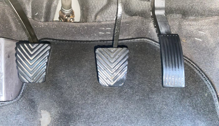 2016 Hyundai Verna 1.6 VTVT S, Petrol, Manual, 77,899 km, Pedals