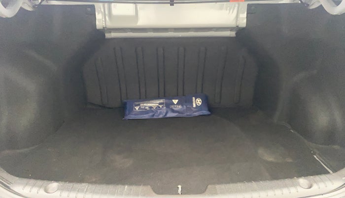 2016 Hyundai Verna 1.6 VTVT S, Petrol, Manual, 77,899 km, Boot Inside