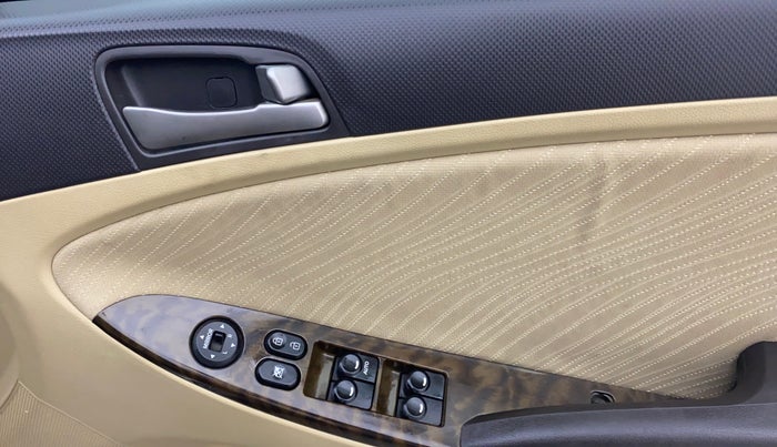 2016 Hyundai Verna 1.6 VTVT S, Petrol, Manual, 77,899 km, Driver Side Door Panels Control