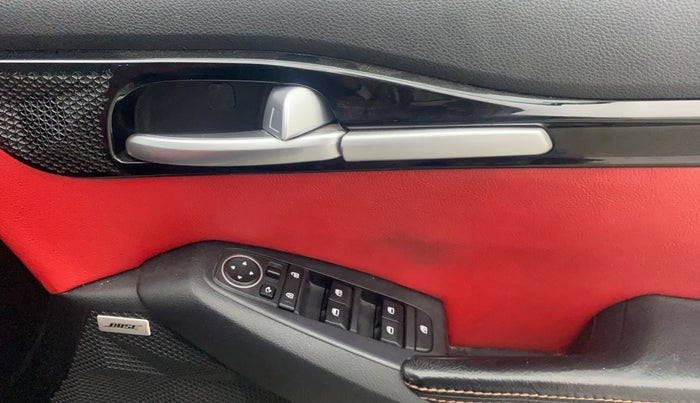 2020 KIA SELTOS GTX PLUS AT 1.5 DIESEL, Diesel, Automatic, 66,607 km, Driver Side Door Panels Control