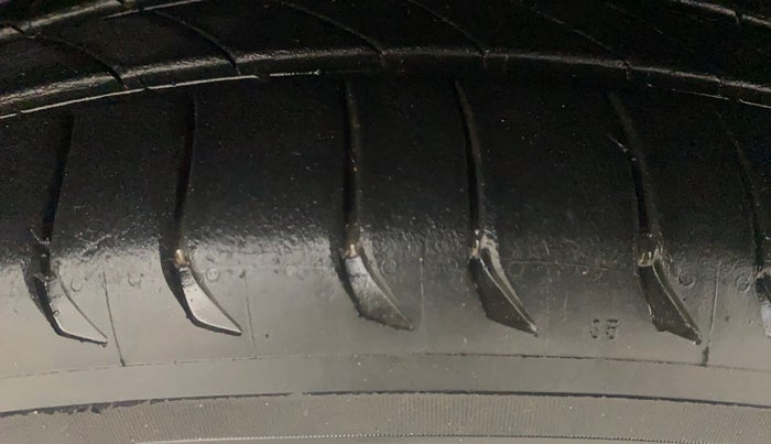 2020 KIA SELTOS GTX PLUS AT 1.5 DIESEL, Diesel, Automatic, 66,607 km, Right Front Tyre Tread